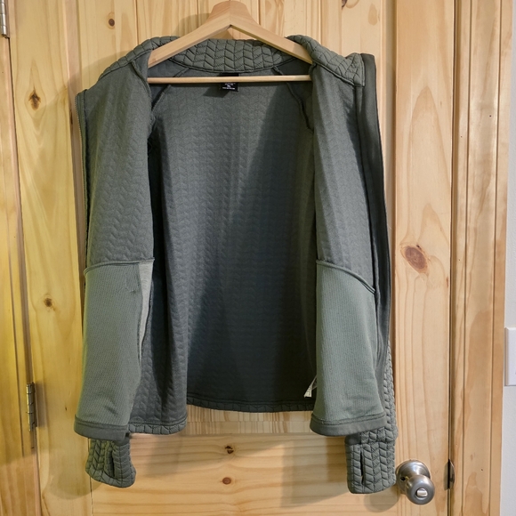 New Balance Heat Loft Quilted Funnel Neck Jacket - Picture 6 of 10